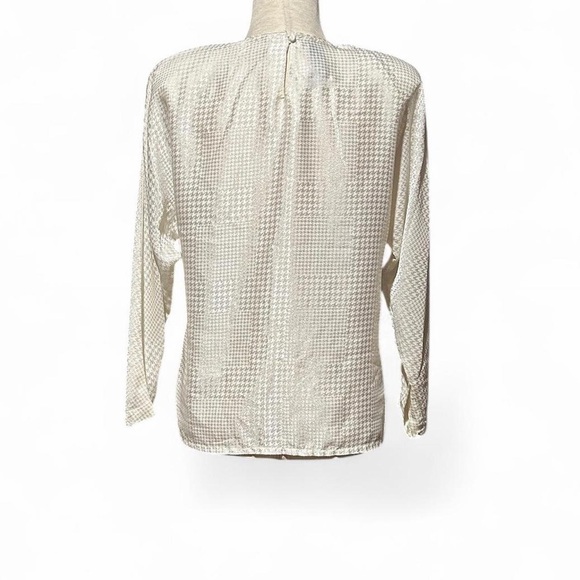 Courtenay White Textured Blouse - Picture 3 of 4